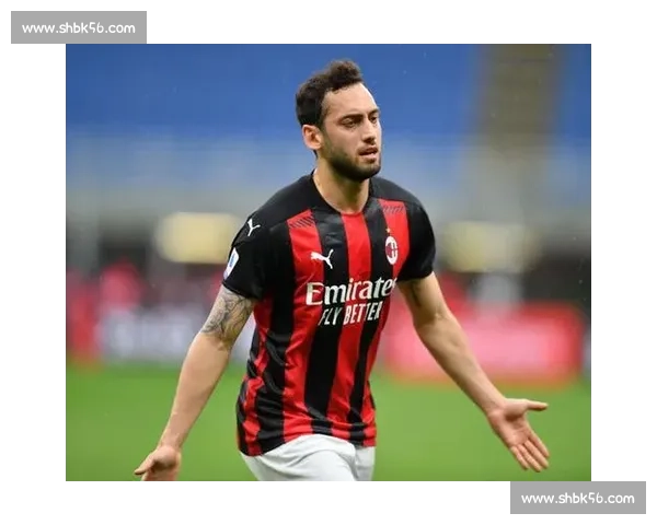 加拉塔萨雷主席澄清：与恰尔汗奥卢的交流纯属偶然，非转会谈判