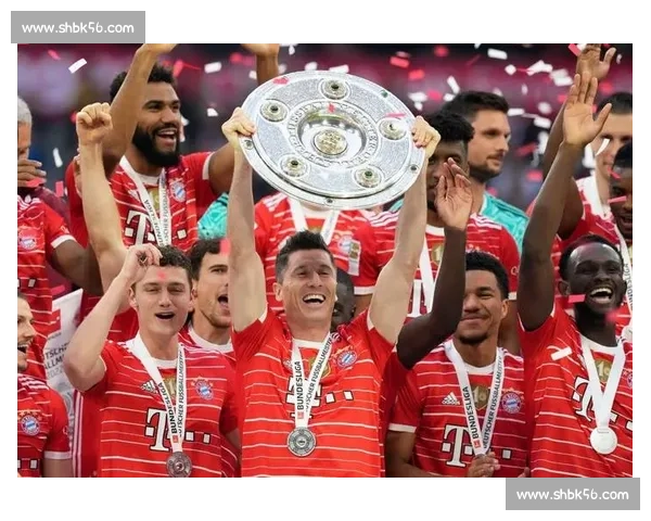 拜仁酝酿重磅变革：舍什科接班凯恩，英格兰锋霸转型中场核心