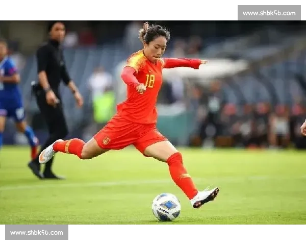 高佑思与罗亚瑟直击苏超:南通足球的跨文化热力场 高佑思与罗亚瑟直击苏超:南通足球的跨文化热力场