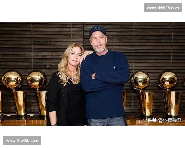 抵押 11 栋公寓换湖人，46 年套现百亿：巴斯家族的资本魔术